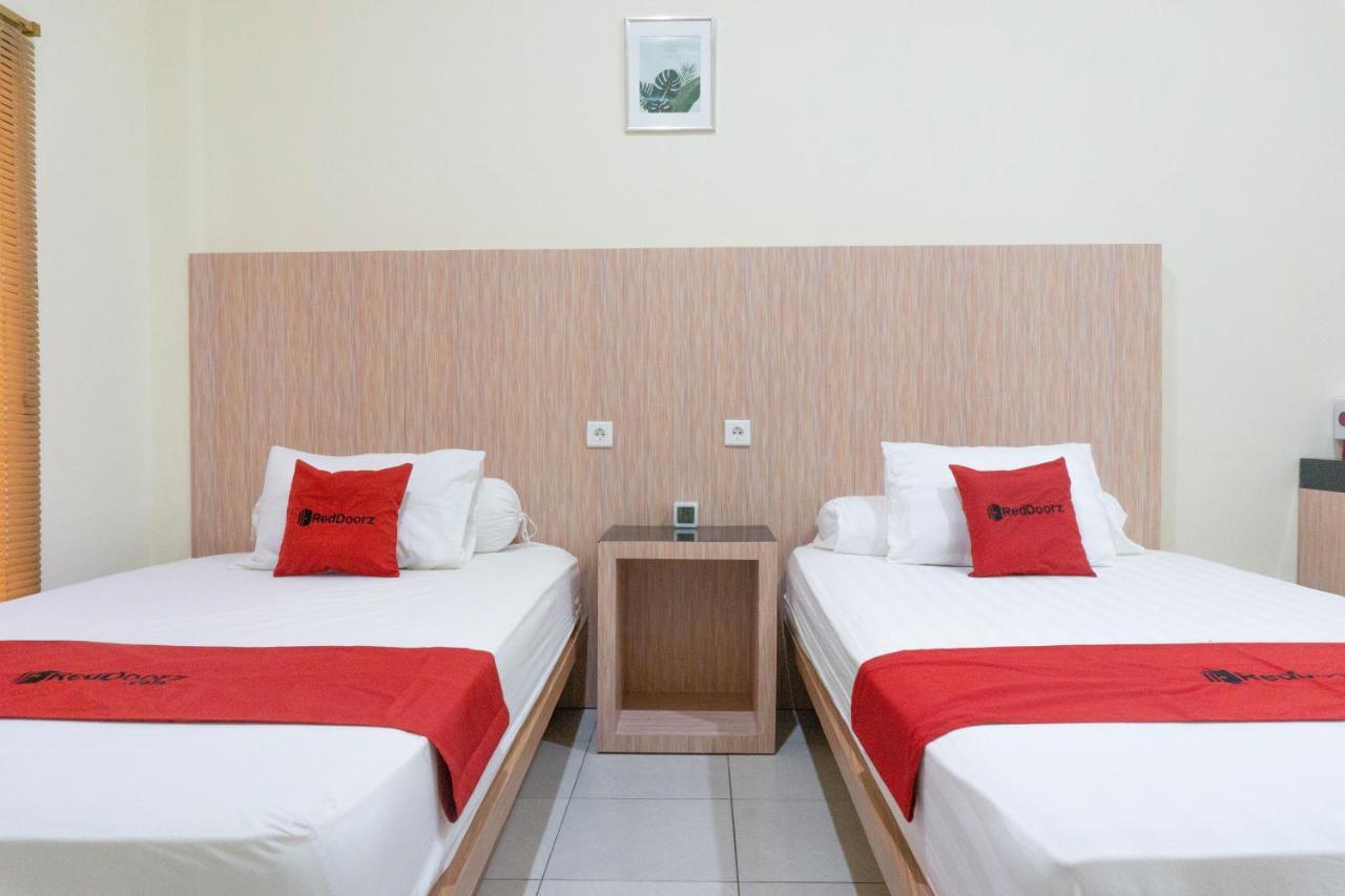 Готель Reddoorz Syariah Near Sultan Muhammad Kaharuddin Airport Sumbawa Besar Екстер'єр фото